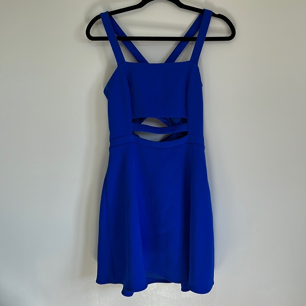 🔵BLUE CUT OUT DRESS 🔵